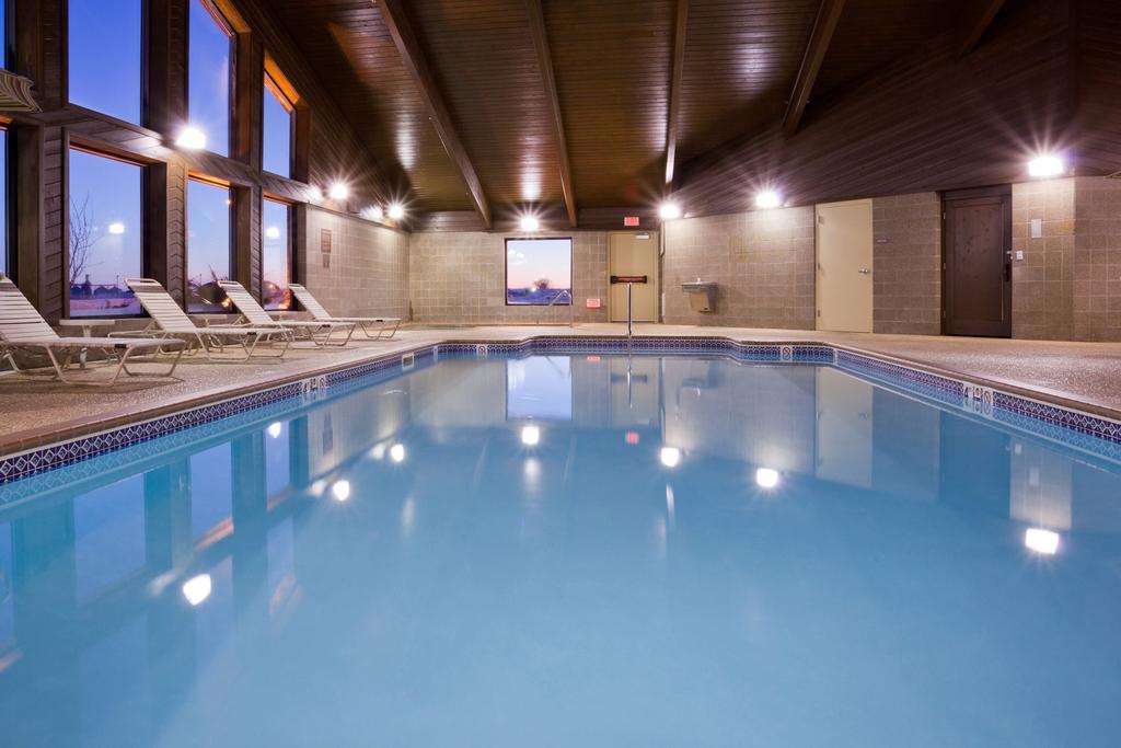 Americinn By Wyndham Blue Earth Eksteriør billede